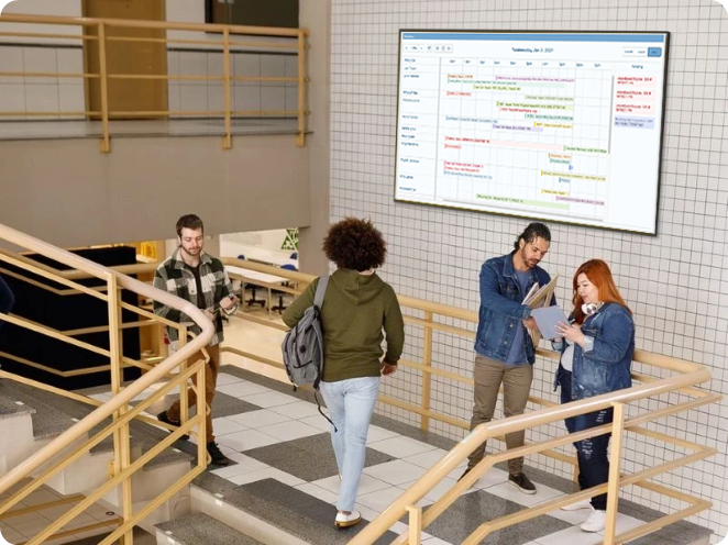 Écran d'affichage ViewSonic dans un couloir d'école